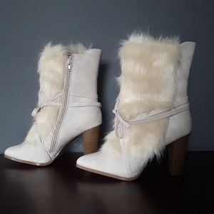 New Dominique Nicole Faux Fur Boots